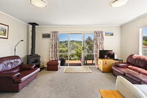 Photo of property in 7 Takanini Grove, Stokes Valley, Lower Hutt, 5019