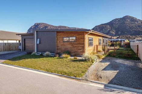 Photo of property in 5 Mallard Street, Albert Town, Wanaka, 9305