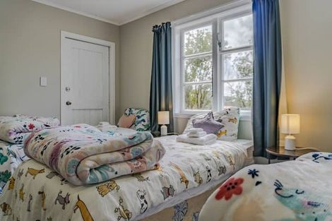 Photo of property in 94 Nicholson Road, Khandallah, Wellington, 6035