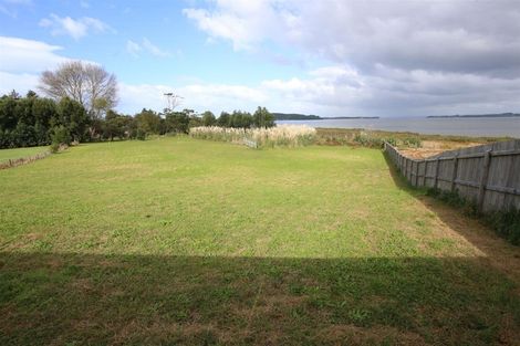 Photo of property in 61 Athenree Road, Athenree, 3177