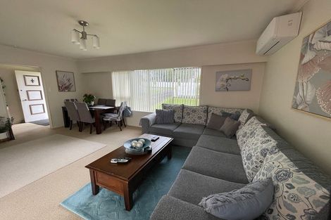 Photo of property in 1/43 Te Atatu Road, Te Atatu South, Auckland, 0610