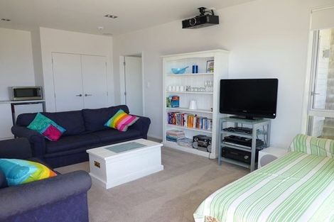 Photo of property in 10 Claude Road, Stanmore Bay, Whangaparaoa, 0932