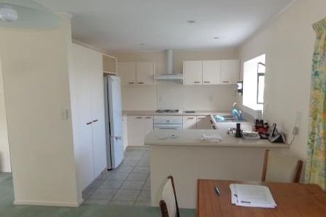 Photo of property in 6 Lantana Road, Green Bay, Auckland, 0604