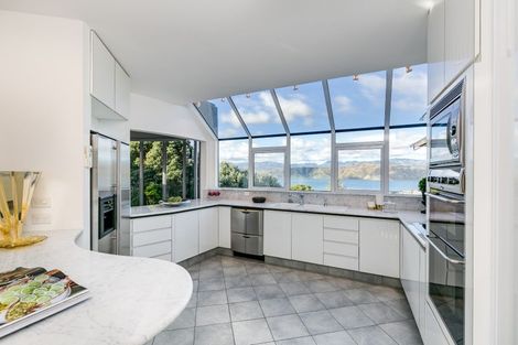 Photo of property in 32 Seatoun Heights Road, Seatoun, Wellington, 6022