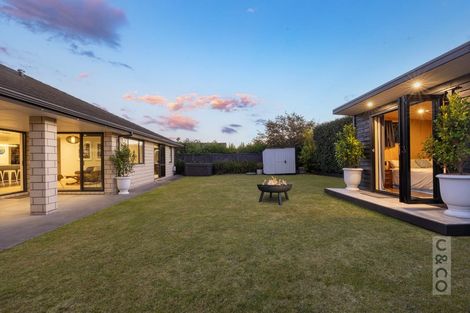 Photo of property in 10 Pohutukawa Parade, Riverhead, 0820