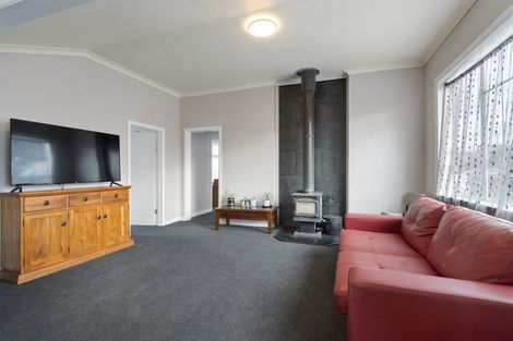 Photo of property in 32 Flower Street, Bulls, 4818