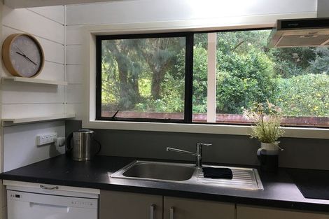Photo of property in 11 Kereru Grove, Greenhithe, Auckland, 0632