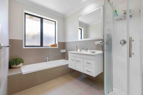 Photo of property in 68 Sunnyvale Street, Bell Block, New Plymouth, 4312