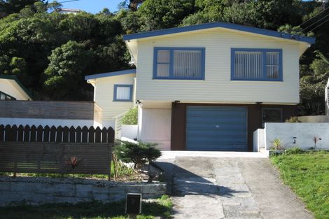 Photo of property in 31 Black Rock Road, Newlands, Wellington, 6037