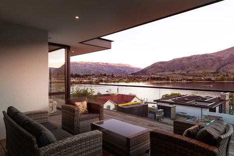 Photo of property in 10 Bay Rise, Wanaka, 9305