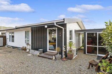 Photo of property in 497b Te Moana Road, Waikanae, 5036