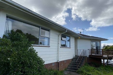 Photo of property in 111 Farquhar Road, Glendene, Auckland, 0602
