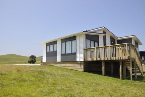 Photo of property in 19 Sunset Drive, Baylys Beach, Dargaville, 0377
