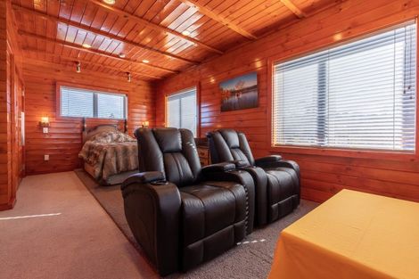 Photo of property in 31 Church Street, Waipawa, 4210