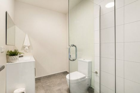Photo of property in 15 Mcdowell Crescent, Hillcrest, Auckland, 0627