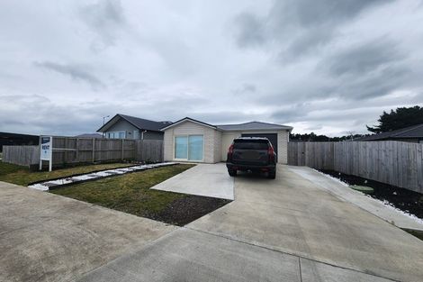 Photo of property in 30 Opouatu Avenue, Glenbrook, 2681