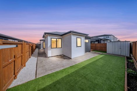 Photo of property in 26 Survila Street, Takanini, 2110