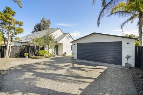 Photo of property in 2/8 Phillip Parade, Forrest Hill, Auckland, 0620