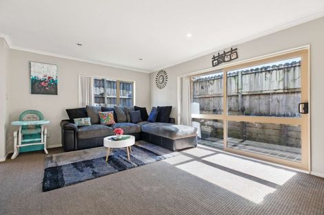 Photo of property in 3 Tavua Lane, Ranui, Auckland, 0612