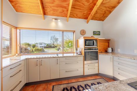 Photo of property in 8 Willow Grove, Waipukurau, 4200