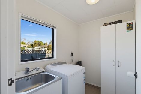 Photo of property in 24 Usherwood Crescent, Akina, Hastings, 4122