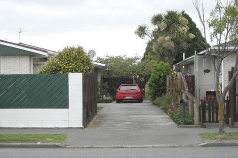 Photo of property in 17b Queenspark Drive, Parklands, Christchurch, 8083