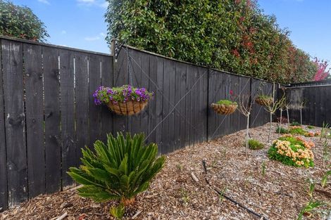 Photo of property in 14 Malbec Place, Huapai, Kumeu, 0810