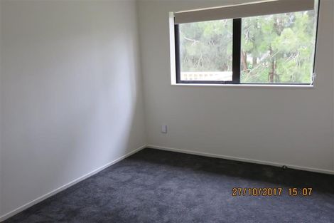 Photo of property in 5 Fernhaven Place, Massey, Auckland, 0614
