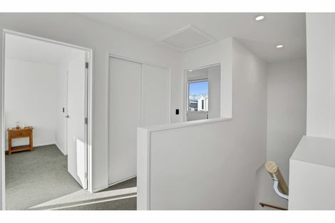 Photo of property in 10 Miromiro Street, Broomfield, Christchurch, 8042