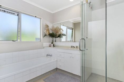 Photo of property in 15 Homestead Place, Welcome Bay, Tauranga, 3112