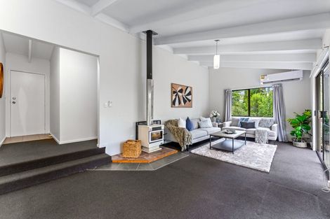 Photo of property in 2/19 Seaview Road, Glenfield, Auckland, 0629