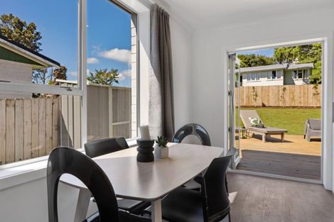 Photo of property in 5 Brixham Place, Merrilands, New Plymouth, 4312