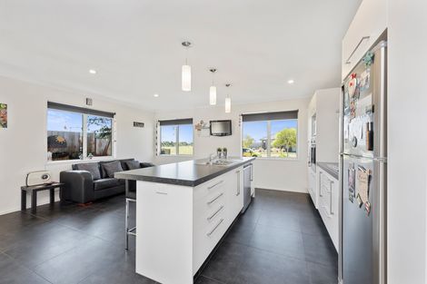 Photo of property in 23 Lewknor Drive, Papamoa Beach, Papamoa, 3118