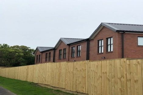 Photo of property in 2/9 Marlene Avenue, Te Atatu South, Auckland, 0610