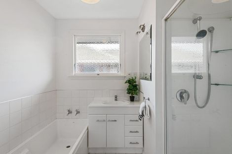 Photo of property in 10 Cotswold Avenue, Bishopdale, Christchurch, 8053