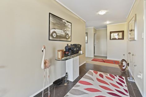 Photo of property in 6a Torkar Road, Clarks Beach, 2122