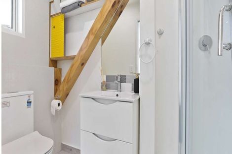 Photo of property in 44a Brains Road, Kelston, Auckland, 0602