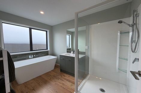 Photo of property in 11 Tutira Place, Poraiti, 4112