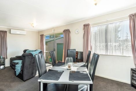 Photo of property in 4b Cricket Place, Melville, Hamilton, 3206