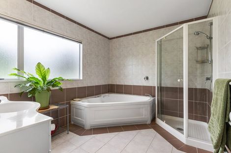 Photo of property in 29 Bronte Place, Somerville, Auckland, 2014