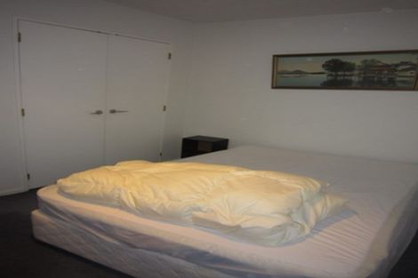 Photo of property in 4b/5 Kent Terrace, Mount Victoria, Wellington, 6011