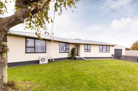 Photo of property in 1 Tararua Terrace, Cloverlea, Palmerston North, 4412