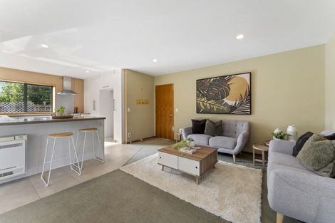 Photo of property in 27 Thornwood Place, Redwood, Christchurch, 8051