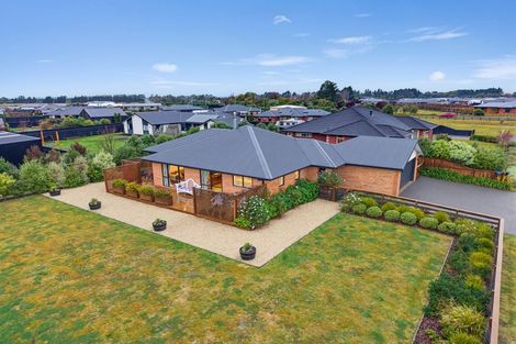 Photo of property in 2/3 Loe Place, Amberley, 7410