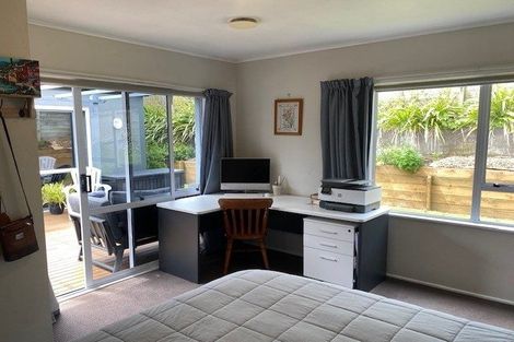Photo of property in 91 Awanui Street, Merrilands, New Plymouth, 4312