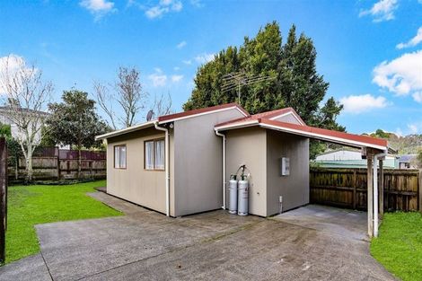 Photo of property in 23 Anna Watson Road, Half Moon Bay, Auckland, 2012