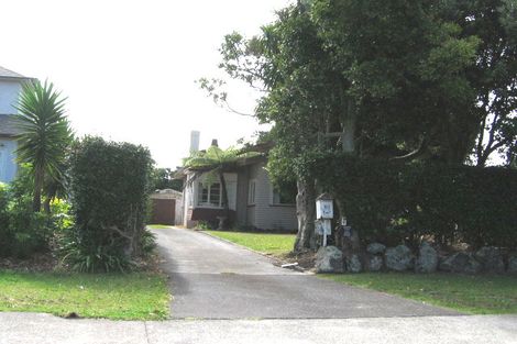 Photo of property in 80 Norwood Road, Bayswater, Auckland, 0622