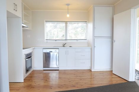 Photo of property in 4/77 Old Lake Road, Narrow Neck, Auckland, 0624