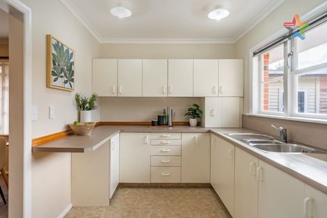 Photo of property in 9 The Square, Manor Park, Lower Hutt, 5019