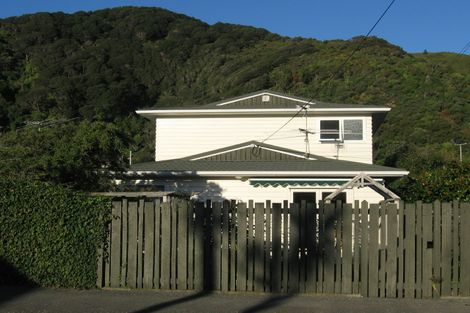 Photo of property in 11a Pukatea Street, Eastbourne, Lower Hutt, 5013